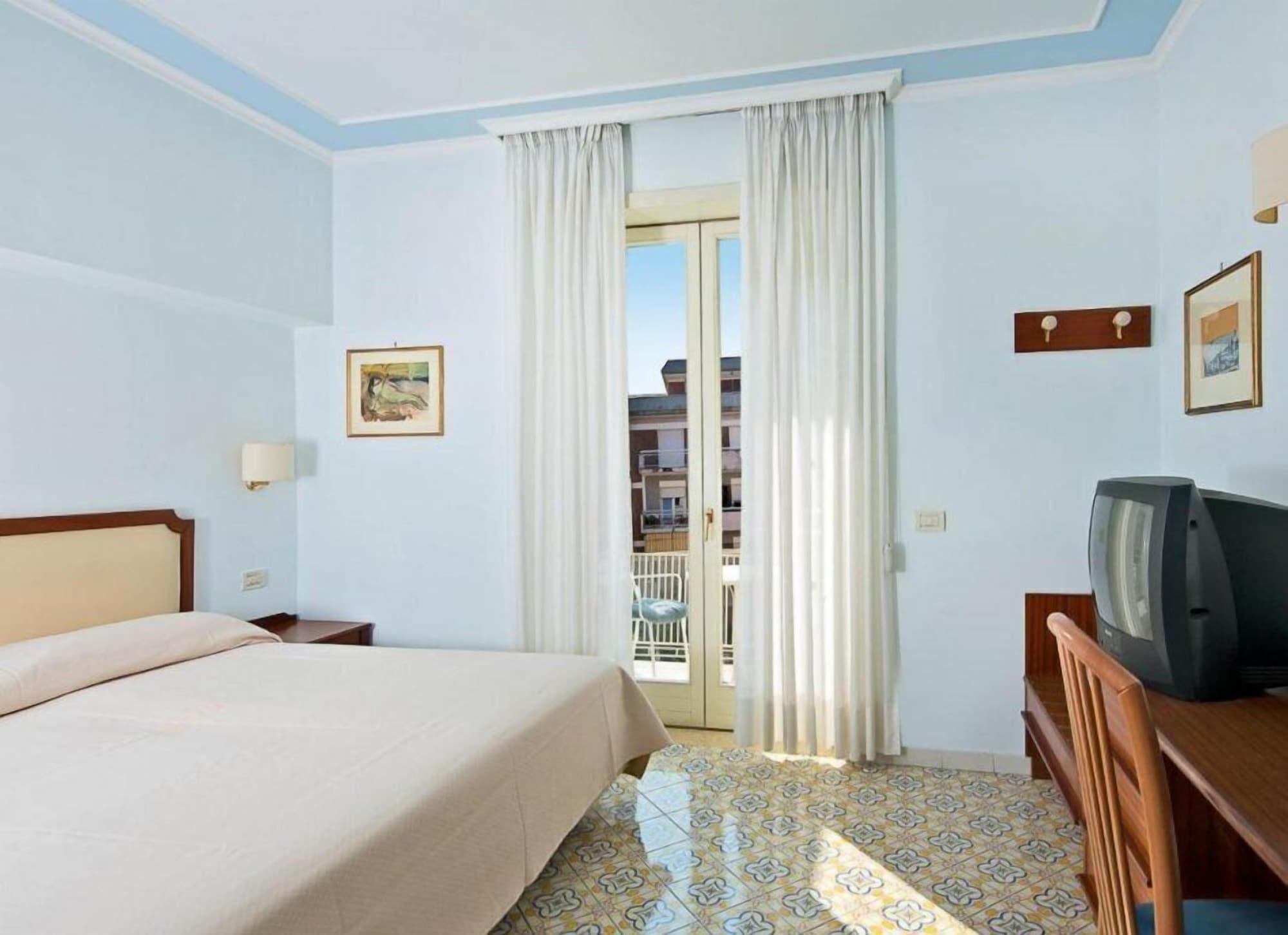 Hotel Tirrenia Sorrento Ngoại thất bức ảnh