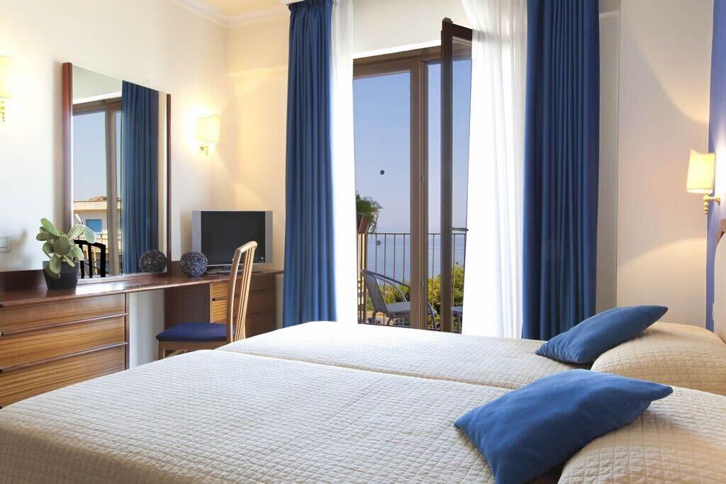 Hotel Tirrenia Sorrento Ngoại thất bức ảnh