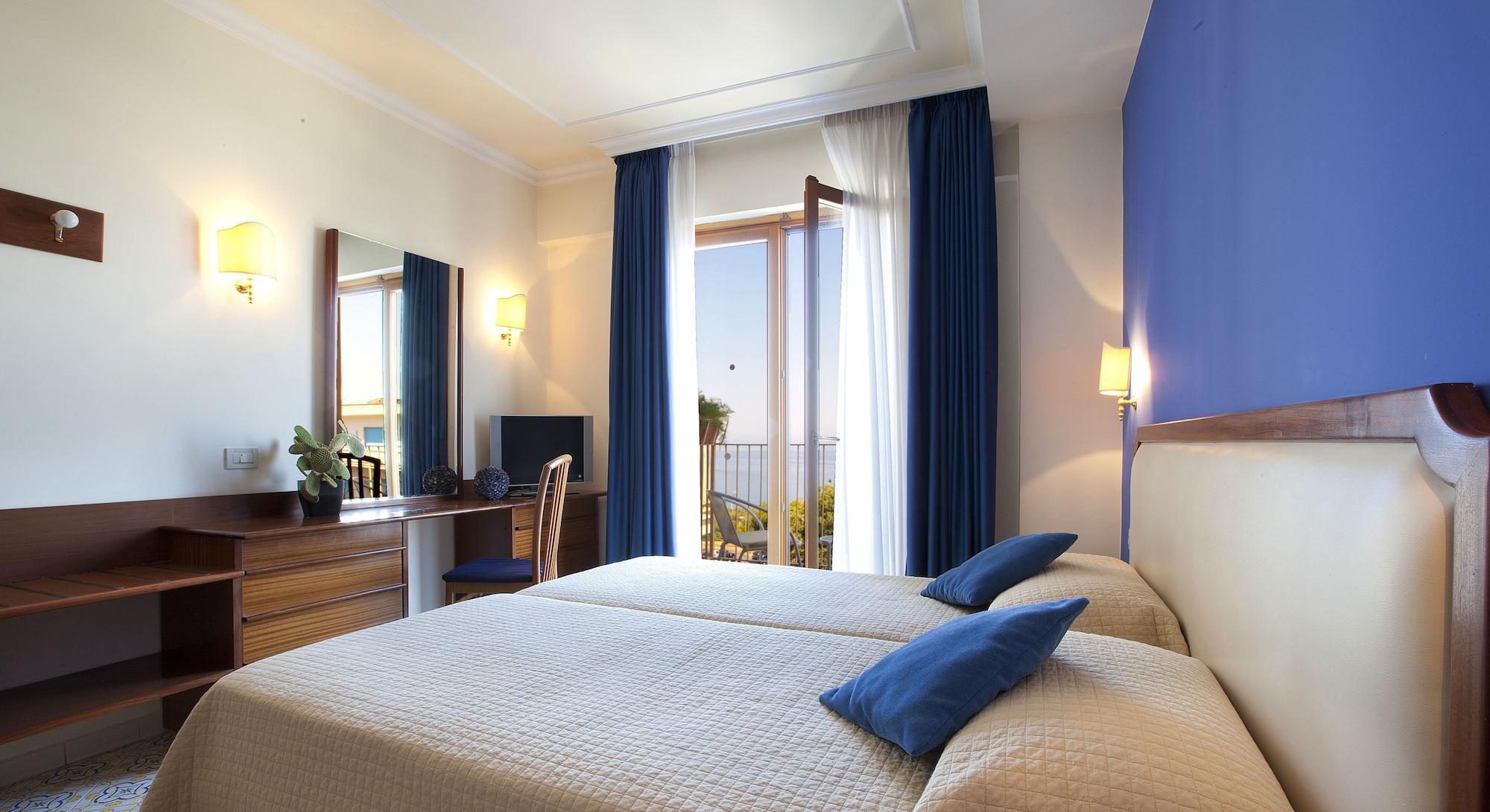 Hotel Tirrenia Sorrento Ngoại thất bức ảnh