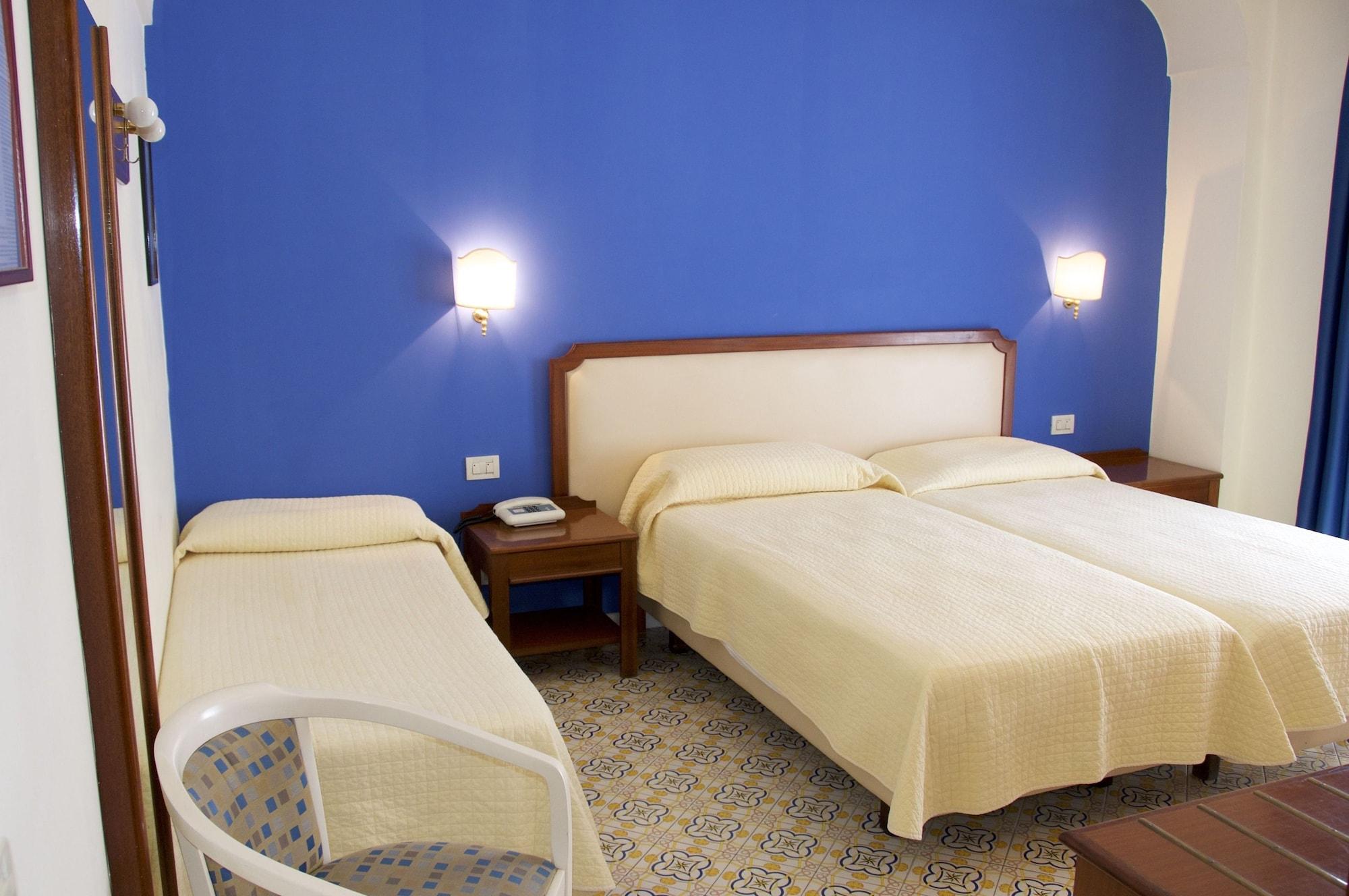 Hotel Tirrenia Sorrento Ngoại thất bức ảnh