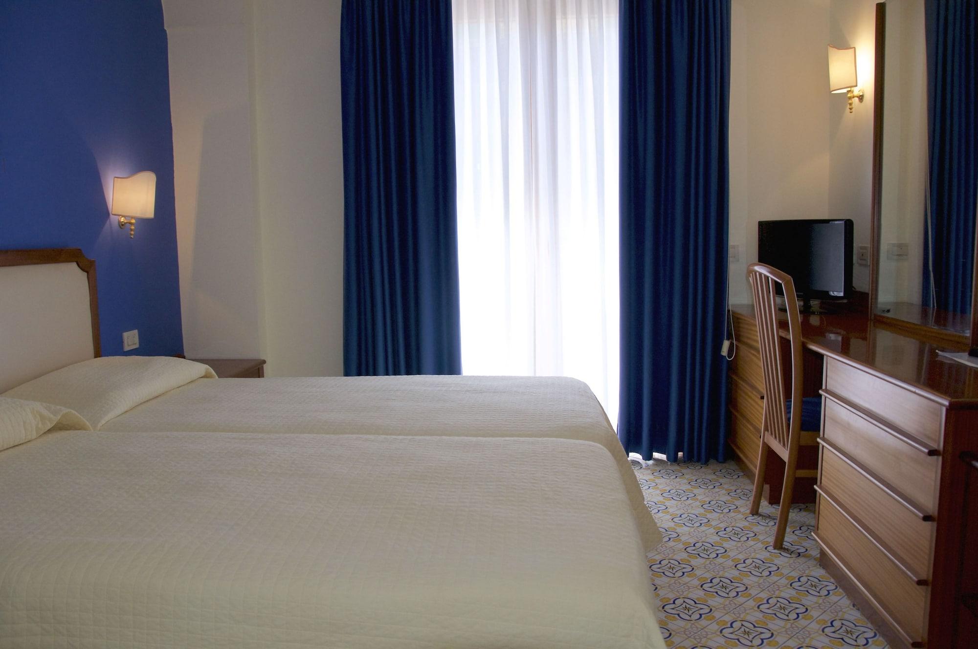 Hotel Tirrenia Sorrento Ngoại thất bức ảnh