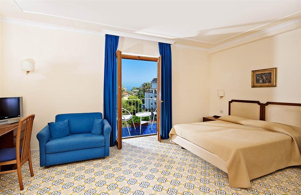 Hotel Tirrenia Sorrento Ngoại thất bức ảnh