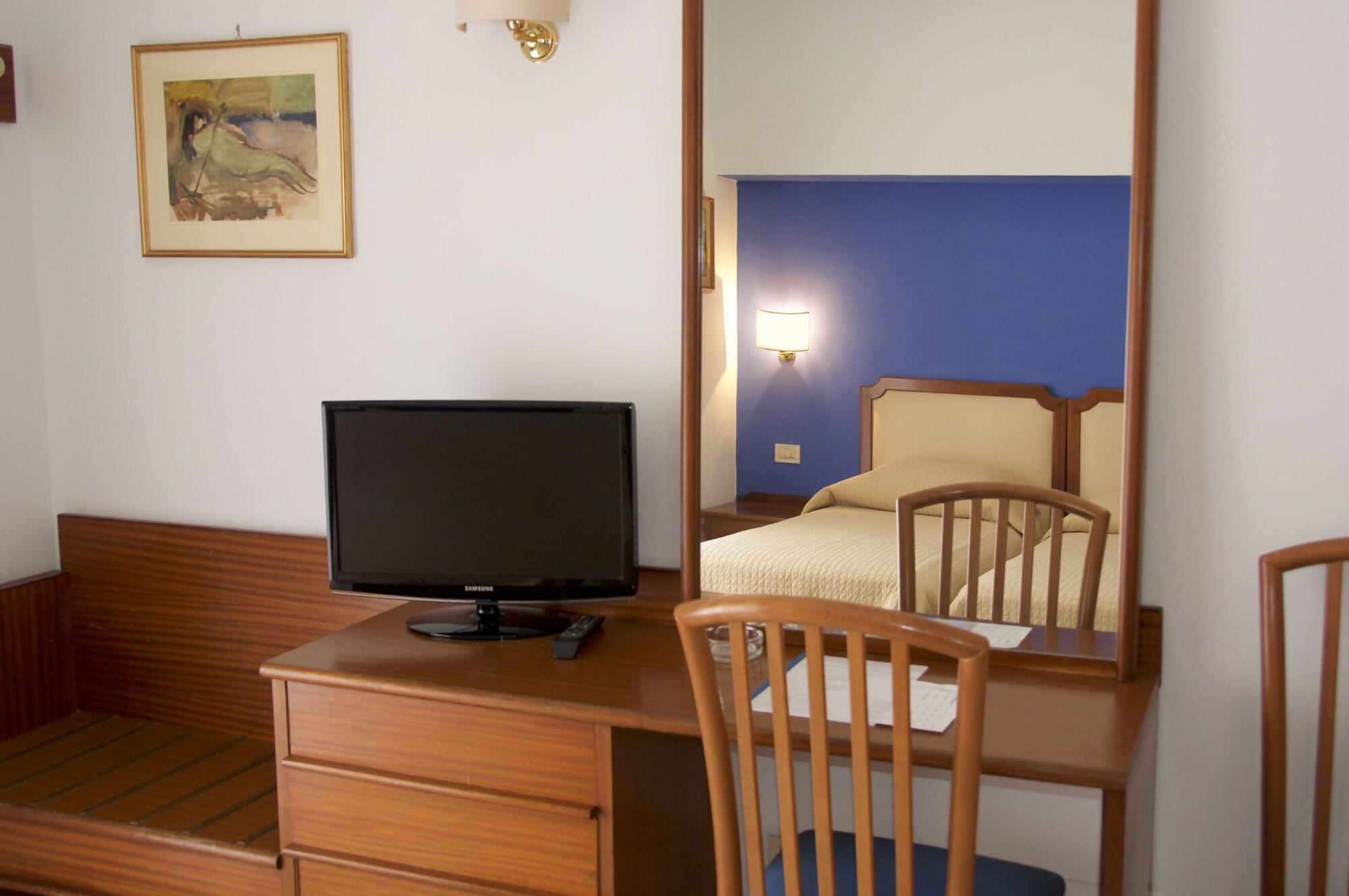 Hotel Tirrenia Sorrento Ngoại thất bức ảnh